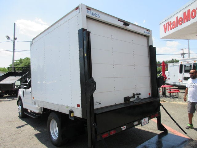 2020 Ford F350 8' BOX TRUCK, LIFTGATE XL