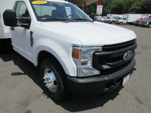 2020 Ford F350 8' BOX TRUCK, LIFTGATE XL