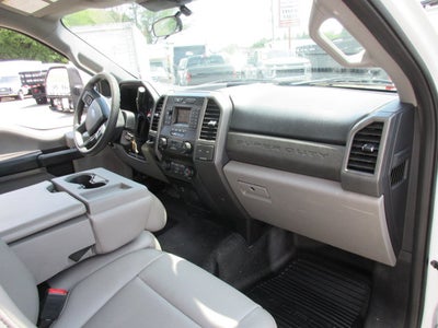 2020 Ford F350 8' BOX TRUCK, LIFTGATE XL