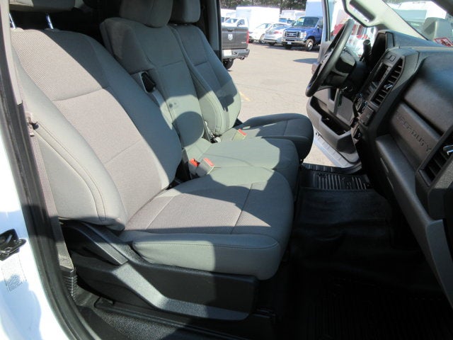 2019 Ford Super Duty F-450 DRW 17' FLATBED, LIFTGATE