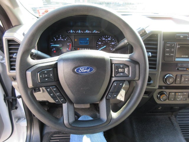 2019 Ford Super Duty F-450 DRW 17' FLATBED, LIFTGATE