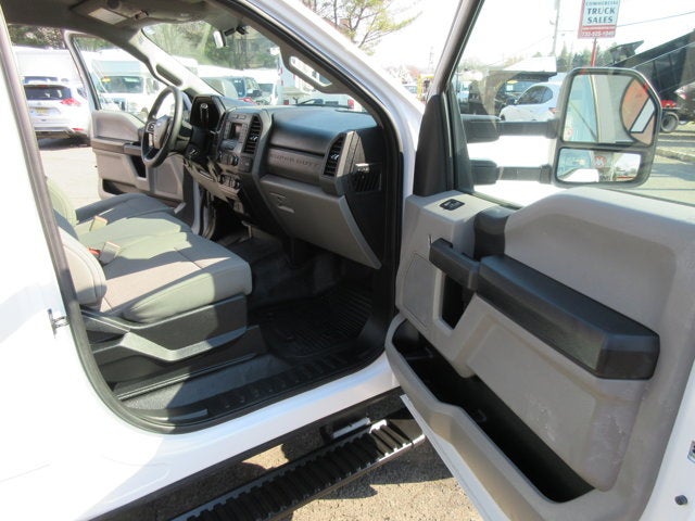 2019 Ford Super Duty F-450 DRW 17' FLATBED, LIFTGATE