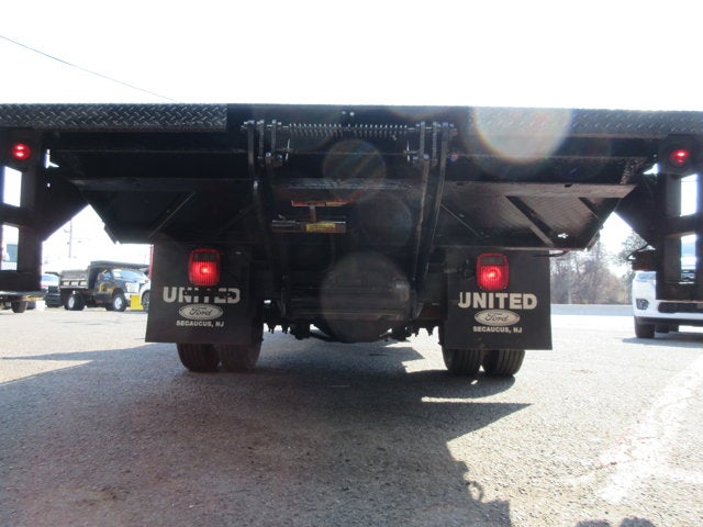 2019 Ford Super Duty F-450 DRW 17' FLATBED, LIFTGATE