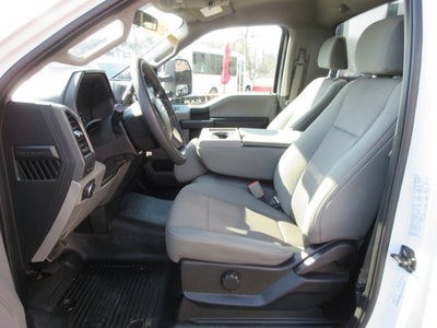 2019 Ford Super Duty F-450 DRW 17' FLATBED, LIFTGATE