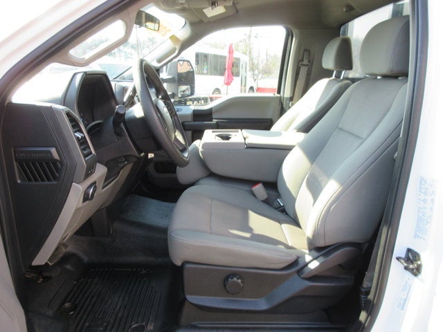 2019 Ford Super Duty F-450 DRW 17' FLATBED, LIFTGATE