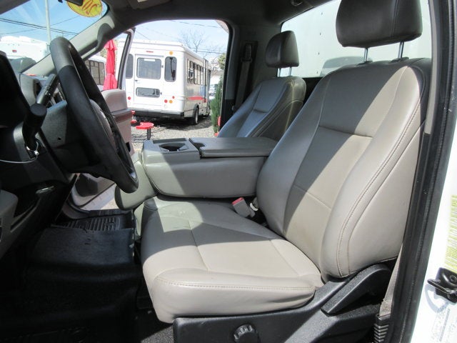 2019 Ford Super Duty F-550, 12' BOX TRUCK, DIESEL XL