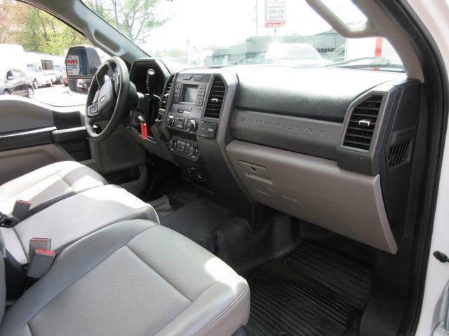 2019 Ford Super Duty F-550, 12' BOX TRUCK, DIESEL XL