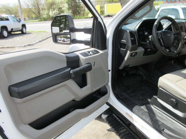 2019 Ford Super Duty F-550, 12' BOX TRUCK, DIESEL XL