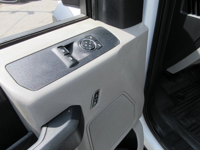 2019 Ford Super Duty F-550, 12' BOX TRUCK, DIESEL XL