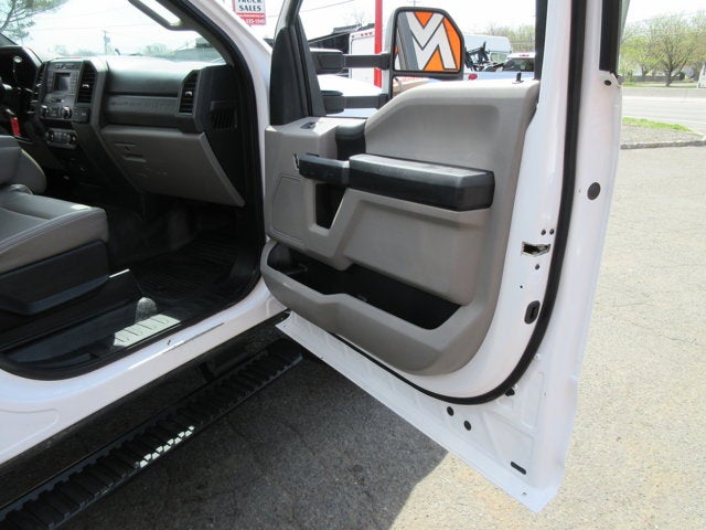 2019 Ford Super Duty F-550, 12' BOX TRUCK, DIESEL XL