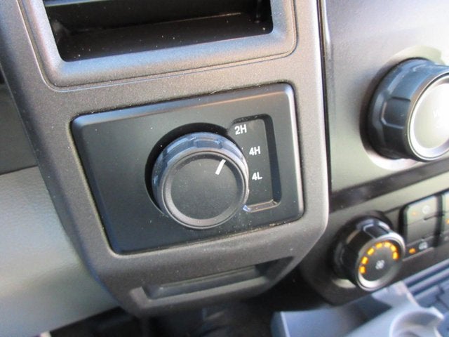 2022 Ford Super Duty F-550 DRW REG CAB 4X4,11' DUMP TRUCK