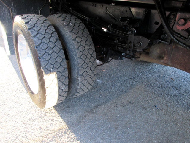 2016 Ford Super Duty F-550 DRW ROLL BACK TOW TRUCK, 4X4 GAS