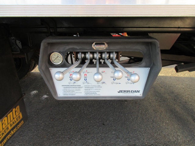 2016 Ford Super Duty F-550 DRW ROLL BACK TOW TRUCK, 4X4 GAS