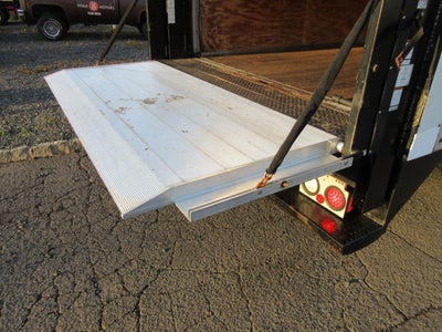 2009 Ford Econoline Commercial Cutaway E-350 Super Duty 16' BOX TRUCK