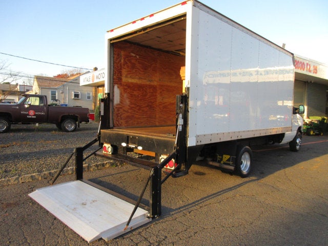 2009 Ford Econoline Commercial Cutaway E-350 Super Duty 16' BOX TRUCK