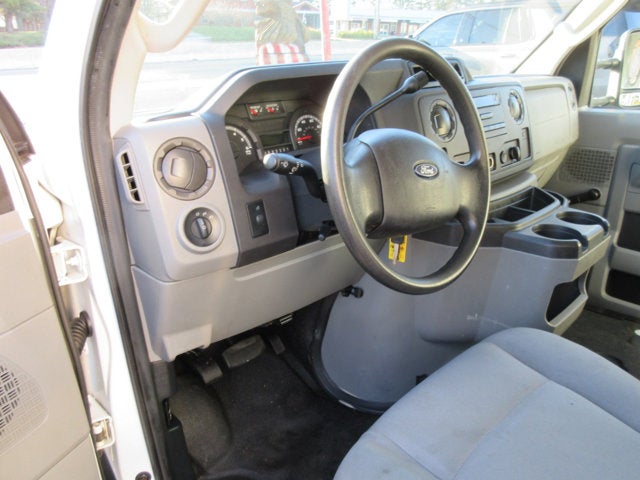 2009 Ford Econoline Commercial Cutaway E-350 Super Duty 16' BOX TRUCK