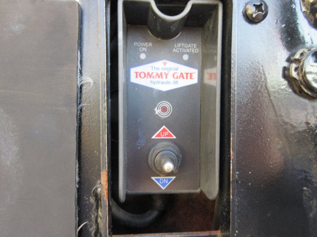 2009 Ford Econoline Commercial Cutaway E-350 Super Duty 16' BOX TRUCK