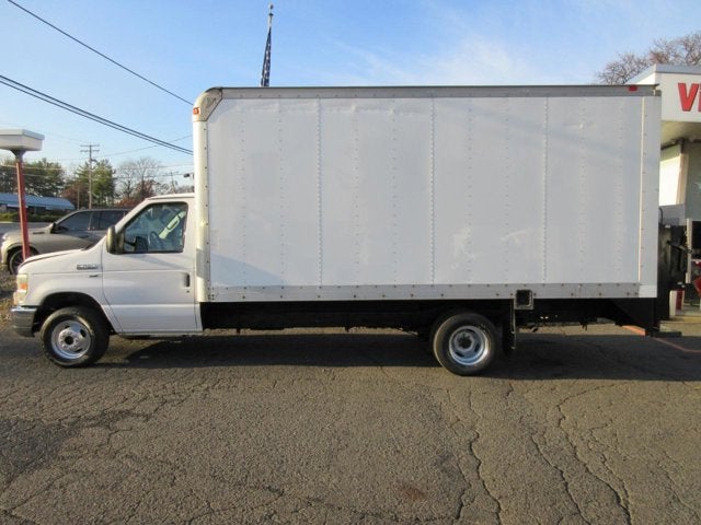 2009 Ford Econoline Commercial Cutaway E-350 Super Duty 16' BOX TRUCK