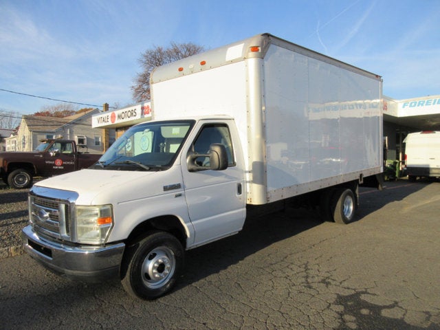 2009 Ford Econoline Commercial Cutaway E-350 Super Duty 16' BOX TRUCK