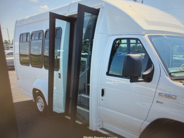 2019 Ford E350, 12 PASSENGER SHUTTLE BUS E-350 SRW 138" WB