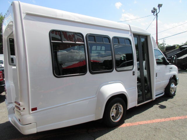 2019 Ford E-350, 14 PASSENGER SHUTTLE BUS E-350 SRW 138" WB