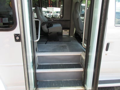 2019 Ford E-350, 14 PASSENGER SHUTTLE BUS E-350 SRW 138" WB