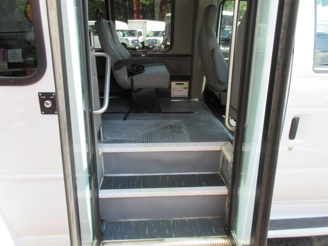 2019 Ford E-350, 14 PASSENGER SHUTTLE BUS E-350 SRW 138" WB
