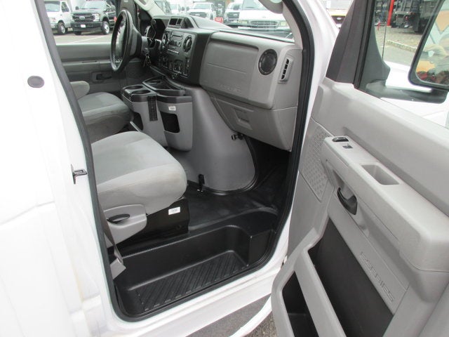 2018 Ford E350,14 PASSENGER SHUTTLE BUS E-350 SRW 138" WB