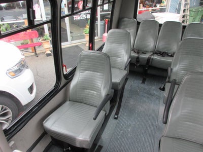 2018 Ford E350,14 PASSENGER SHUTTLE BUS E-350 SRW 138" WB
