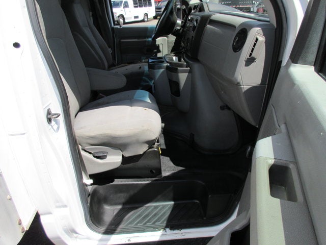 2014 Ford E-350, 14 FOOT BOX TRUCK E-350 Super Duty 138" 5-Spd SRW