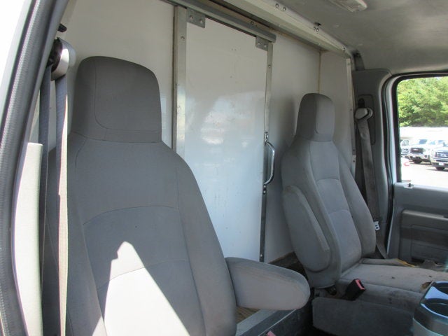 2014 Ford E-350, 14 FOOT BOX TRUCK E-350 Super Duty 138" 5-Spd SRW