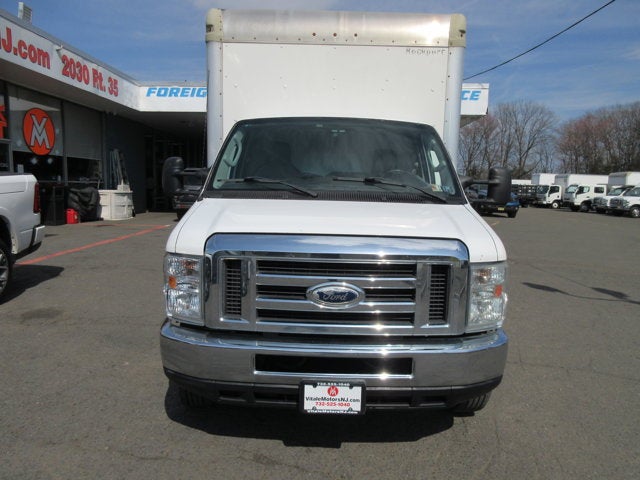 2015 Ford Econoline Commercial Cutaway 16 FOOT BOX TRUCK, LIFTGATE