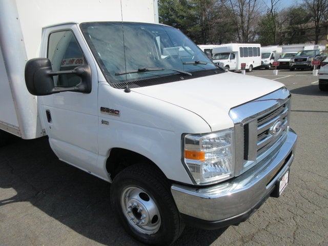 2015 Ford Econoline Commercial Cutaway 16 FOOT BOX TRUCK, LIFTGATE