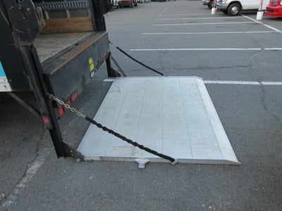 2015 Ford Econoline Commercial Cutaway 16 FOOT BOX TRUCK, LIFTGATE