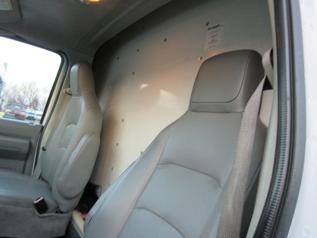 2015 Ford Econoline Commercial Cutaway 16 FOOT BOX TRUCK, LIFTGATE