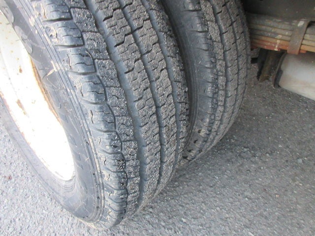 2015 Ford Econoline Commercial Cutaway 16 FOOT BOX TRUCK, LIFTGATE