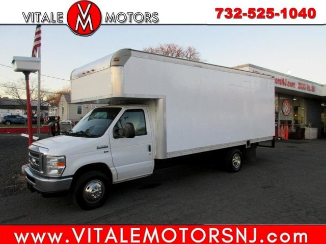 2014 Ford Econoline Commercial Cutaway E-350, 17 FOOT BOX, 3' ATTIC