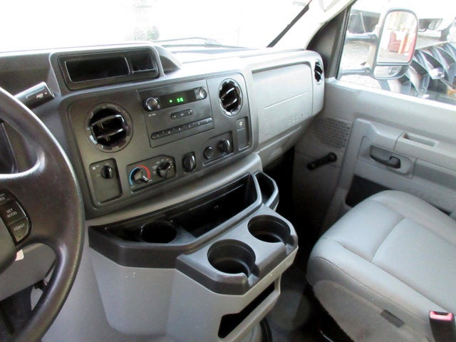 2014 Ford Econoline Commercial Cutaway E-350, 17 FOOT BOX, 3' ATTIC