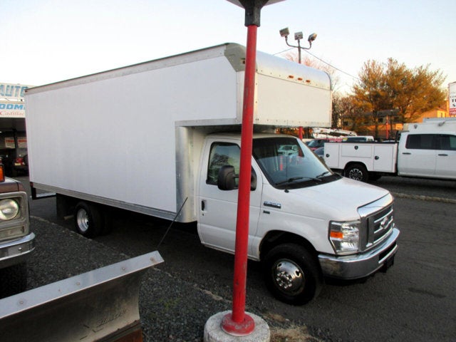 2014 Ford Econoline Commercial Cutaway E-350, 17 FOOT BOX, 3' ATTIC