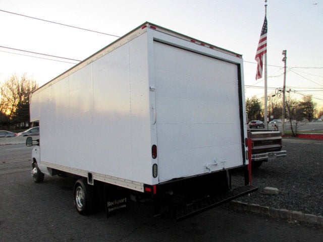 2014 Ford Econoline Commercial Cutaway E-350, 17 FOOT BOX, 3' ATTIC