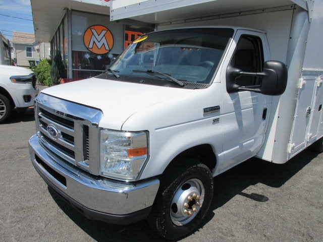 2016 Ford Econoline Commercial Cutaway E-350 XL Super Duty
