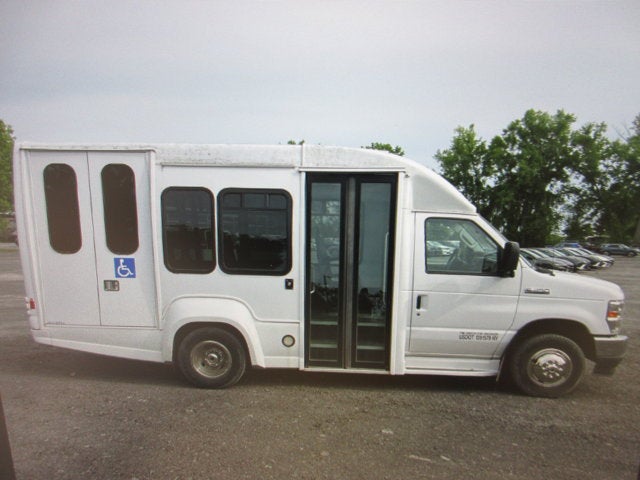 2021 Ford E350, 5 PASSENGER HANDICAP BUS E-350 SRW 138" WB