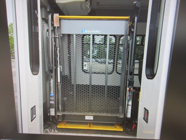 2021 Ford E350, 5 PASSENGER HANDICAP BUS E-350 SRW 138" WB