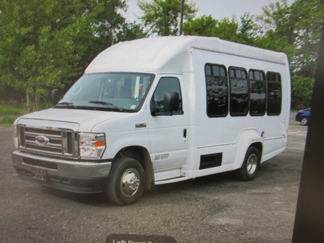2021 Ford E350, 5 PASSENGER HANDICAP BUS E-350 SRW 138" WB