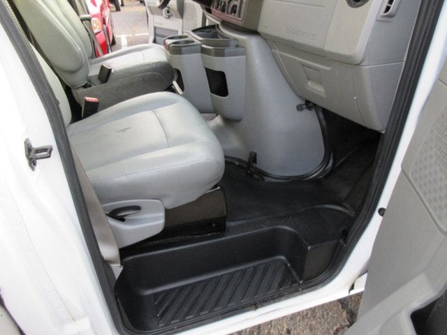 2019 Ford E-Series Cutaway E-350, 16' BOX TRUCK, LIFTGATE