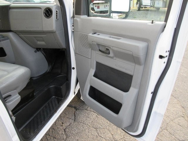 2019 Ford E-Series Cutaway E-350, 16' BOX TRUCK, LIFTGATE