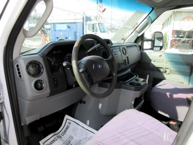 2017 Ford E-Series Cutaway E-350 ,, 13' BOX TRUCK ,, UNICELL FIBERGLASS,,