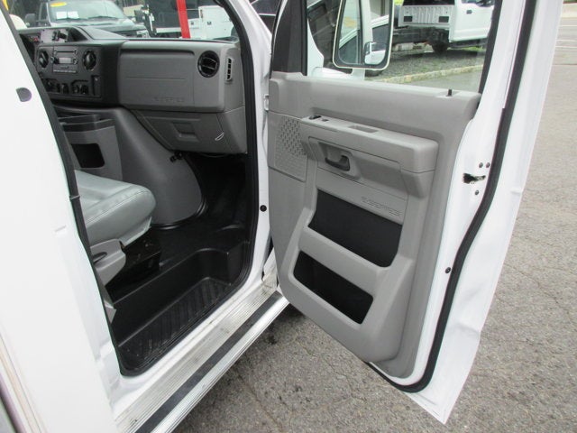 2019 Ford E-350, 6 PASSENGER, HANDICAP BUS E-350 SRW 138" WB