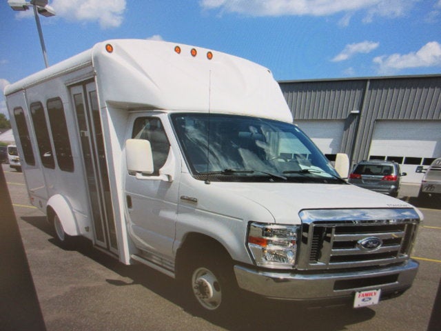 2019 Ford E-350, 5 PASSENGER, HANDICAP BUS E-350 SRW 138" WB