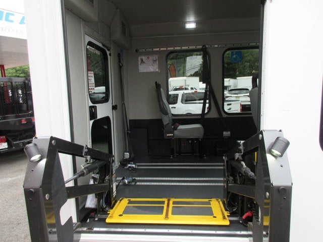 2019 Ford E-350, 6 PASSENGER, HANDICAP BUS E-350 SRW 138" WB